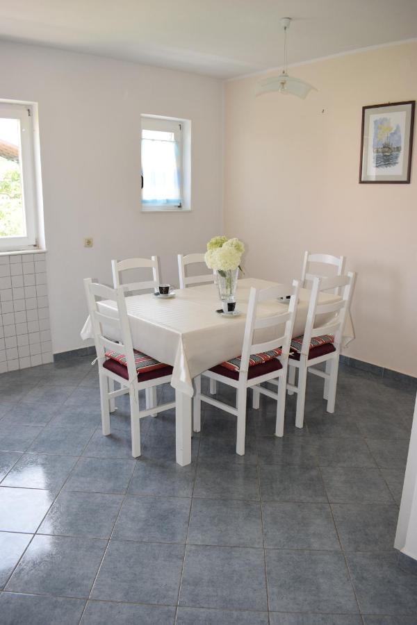 Apartment Danijela Водице Экстерьер фото
